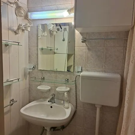 Ueduelo Apartment Gardony