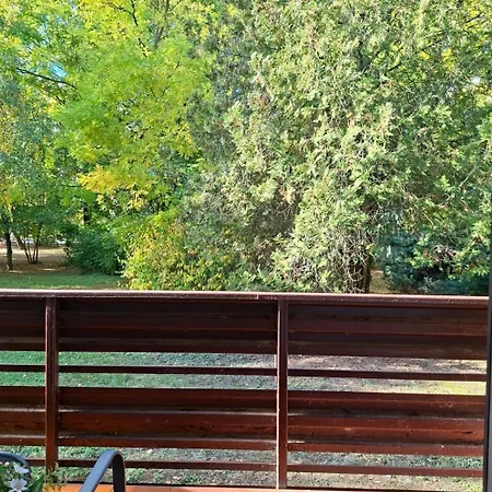 Ueduelo Apartment Gardony